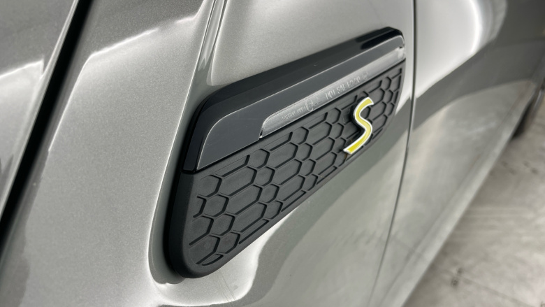 MINI Hatchback 135kW Cooper S Level 2 33kWh 3dr Auto Electric Hatchback